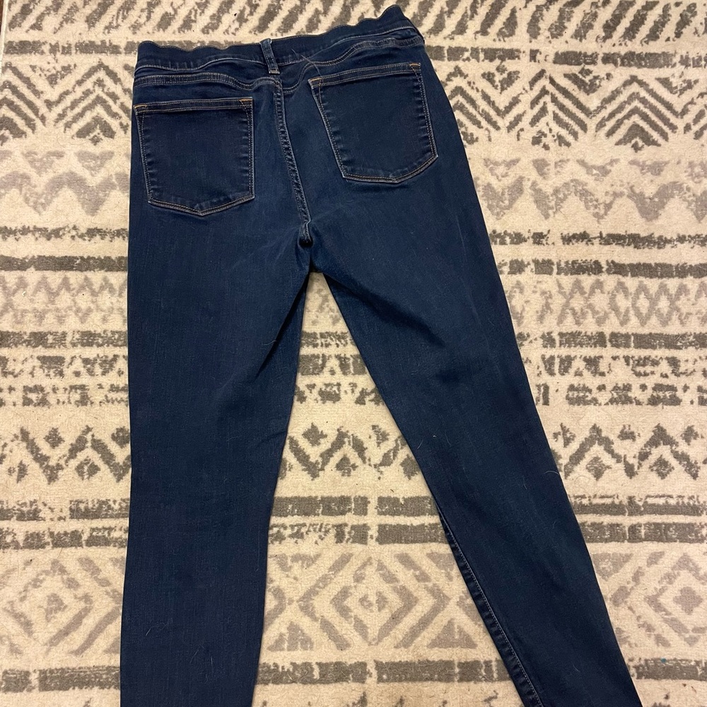 J Crew Skinny Jeans. Good condition. Size 28/29